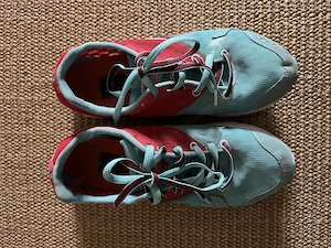 Puma Socken + Sport-BH + Schuhe Bild 2
