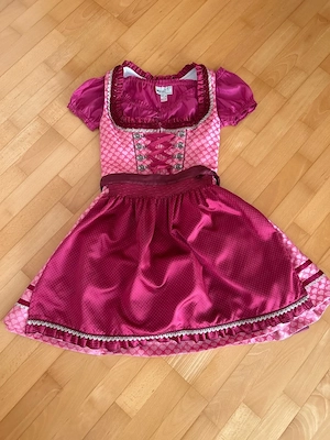 Dirndl mit Bluse