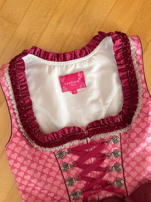 Dirndl mit Bluse Bild 4