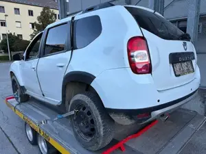 Dacia Duster 4x4 - Unfallfahrzeug Bild 2