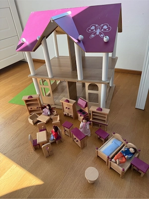 Holz Puppenhaus  Bild 3