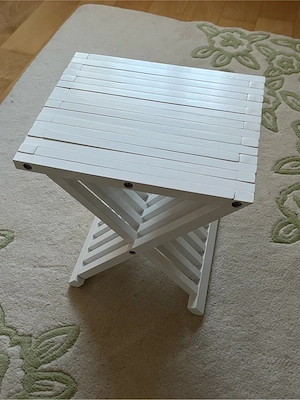 Faltbarer Holzhocker