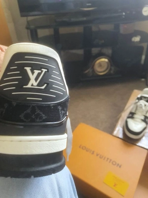 Louis Vuitton LV Trainer Sneaker   Schwarz Weiß, guter Zustand Bild 4
