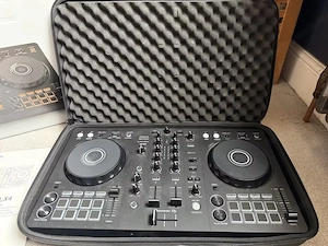 Pioneer DJ DDJ-FLX4 2-Kanal DJ Controller mit Case Bild 4