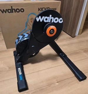 Verkaufe einen Wahoo KICKR CORE 2 mit Zwift Cog und Zwift Click v2 Bild 4