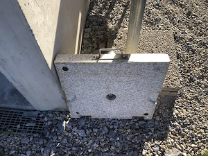 Sonnenschirmständer aus Marmor Granit mit Rollen und Griff Bild 3