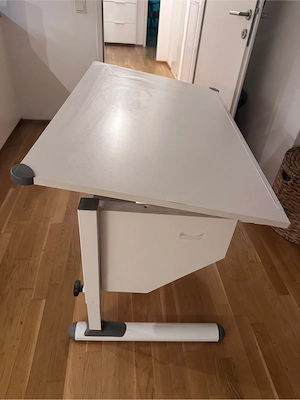 Gratis Verstellbarer Tisch