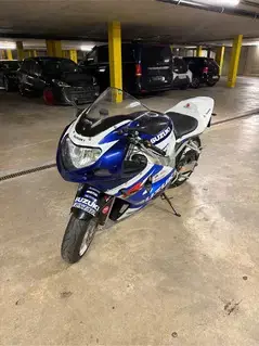 Suzuki Gsxr 600 Bild 2