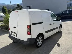 Peugeot Partner Kombi Bild 4