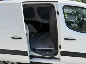 Peugeot Partner Kombi Bild 8