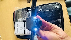 Mini-Drohne mit HD-Kamera 720P, WiFi, wie neu Bild 3