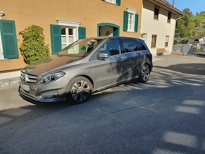 Mercedes B-200 silber metallic Bild 2