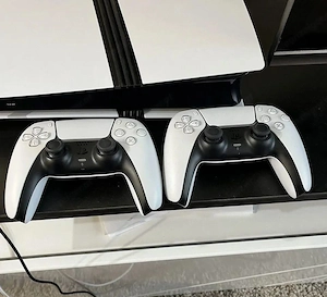 PlayStation 5 Pro mit 2 Controller (DualSense) Bild 2