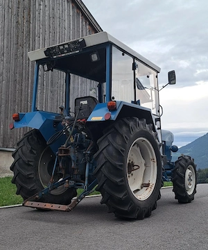 Ford 2110 Traktor Allrad kein Steyr Lindner MF Case John Deere Valtra Same New Holland Reform Aebi Bild 10