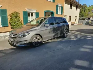 Mercedes B-200 silber metallic Bild 2