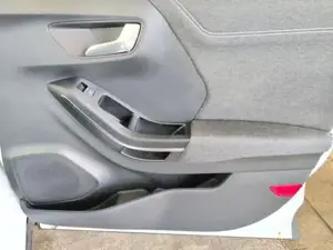 Ford Puma Bild 17