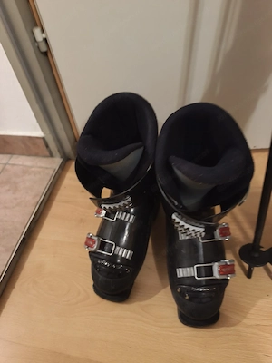 Kinder  Jugend Skiausrüstung  Bild 2