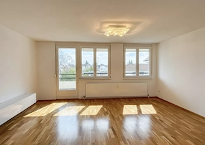 Familienfreundliche 4,5-Zimmer-Wohnung mit großzügigem Balkon & Tiefgarage