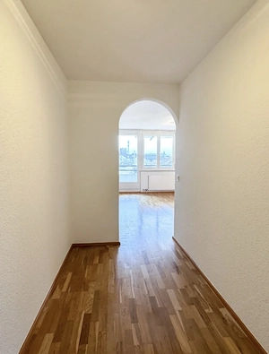 Familienfreundliche 4,5-Zimmer-Wohnung mit großzügigem Balkon & Tiefgarage Bild 8