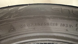 Fast neue Winterreifen 235 50 R19 Bild 2