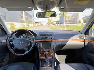 Mercedes E500 4 Matic Tüv 8 27 + 4 mon Bild 10