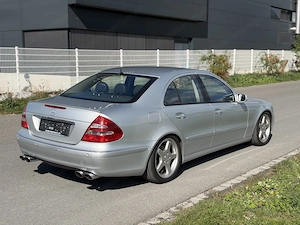 Mercedes E500 4 Matic Tüv 8 27 + 4 mon Bild 4