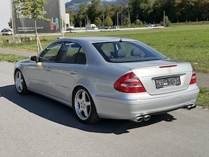Mercedes E500 4 Matic Tüv 8 27 + 4 mon Bild 6