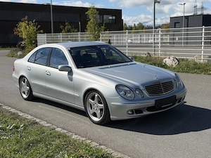 Mercedes E500 4 Matic Tüv 8 27 + 4 mon Bild 3