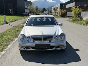 Mercedes E500 4 Matic Tüv 8 27 + 4 mon Bild 2