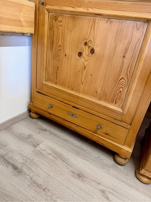 toller antiker Schrank Vitrine  Bild 2