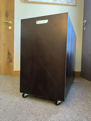 Holzkiste auf Rollen Bild 4