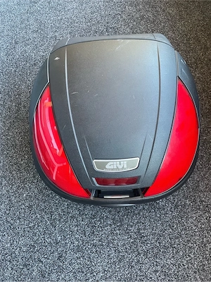 GIVI Topcase mit Halterung Bild 2
