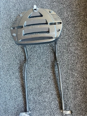 GIVI Topcase mit Halterung Bild 4