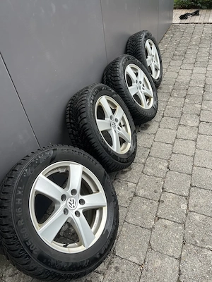 Top Winterkompletträder 205 60 R16 96H XL   Semperit (wie neu, DOT 4025, für VW Touran, T-Roc u.a.)