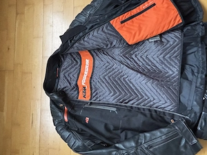 KTM Motorradbekleidung Bild 2