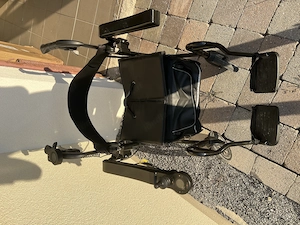 Elektrischer Rollstuhl Rollator Bild 2