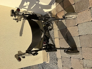 Elektrischer Rollstuhl Rollator Bild 7
