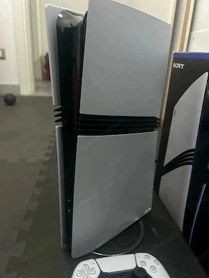 Sony PlayStation 5 Pro Konsole mit Zubehör Bild 2