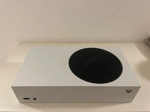Xbox Series S inkl. 2 Controller & Kabel   sehr guter Zustand