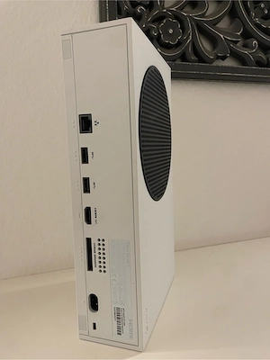 Xbox Series S inkl. 2 Controller & Kabel   sehr guter Zustand Bild 3