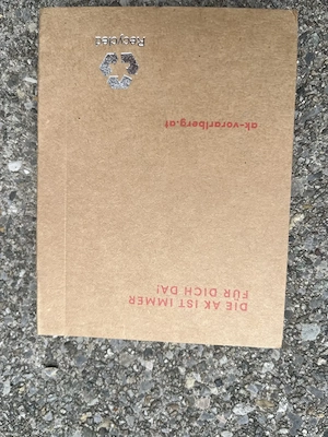 Neues liniertes Notizbuch mit Kugelschreiber Bild 3