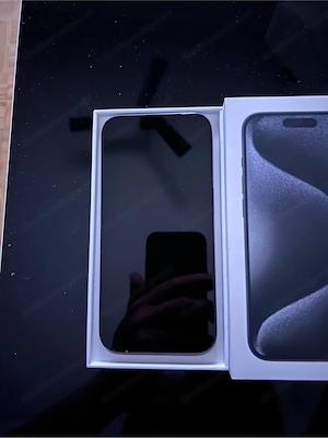 iPhone 15 Pro Black Titanium Bild 2