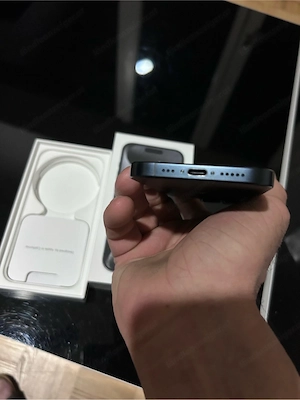 iPhone 15 Pro Black Titanium Bild 5