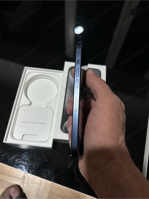 iPhone 15 Pro Black Titanium Bild 7