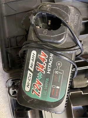 Hitachi Akkuschrauber mit 3 Akku Bild 3