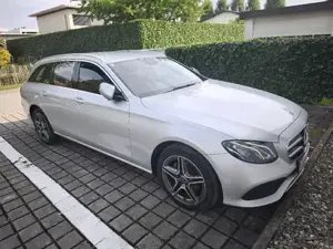 Mercedes E220 Bild 2