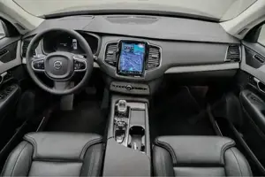 Volvo XC 90 D5 AWD Momentum Ultimate Dark 7 Sitzer Bild 2