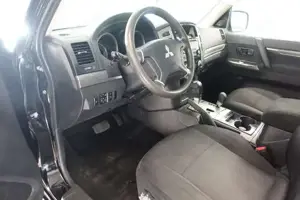 Mitsubishi Pajero Bild 9