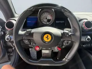 Ferrari 812 Bild 7