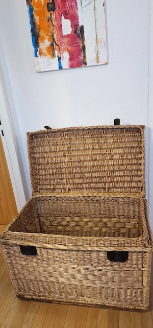 Korbbox, alte Reisebox Bild 2